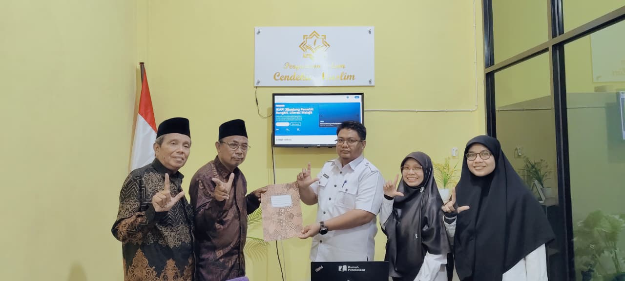 Pengurus IKAPI Sijunjung Resmi Terima SK dari IKAPI Sumatera Barat